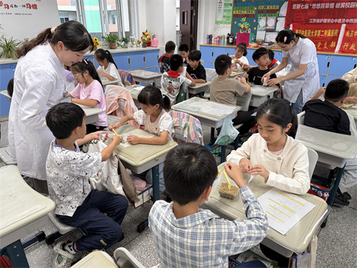 1728456327612436.jpg 4、香囊制作.jpg